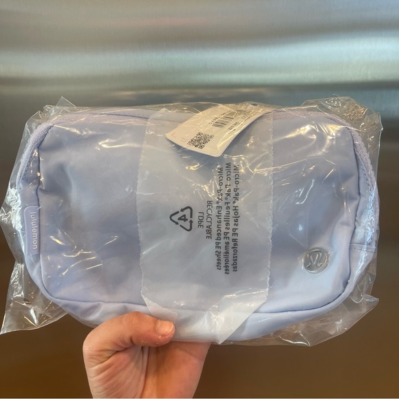 NWT Lululemon Everywhere Belt bag Pastel Blue silver hardware logo 1L size - Picture 12 of 15